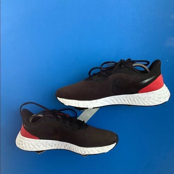 Nike Mens Revolution 5 BQ3204-003 Black Red Running Shoes Sneakers Size 10 - Picture 1 of 8